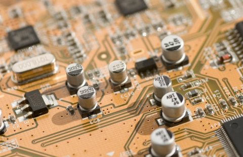 如何焊接pcb電路板銅柱？